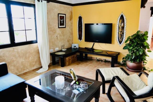Villa Afrika Коралео Екстериор снимка